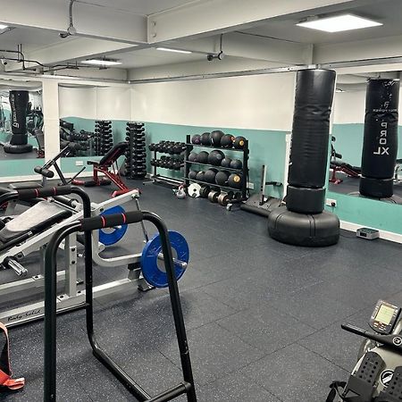Circa17- Entire Apt, Free Parking, Gym, City Central & Free Netflix 브랙넬 외부 사진