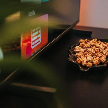 Circa17- Entire Apt, Free Parking, Gym, City Central & Free Netflix 브랙넬 외부 사진