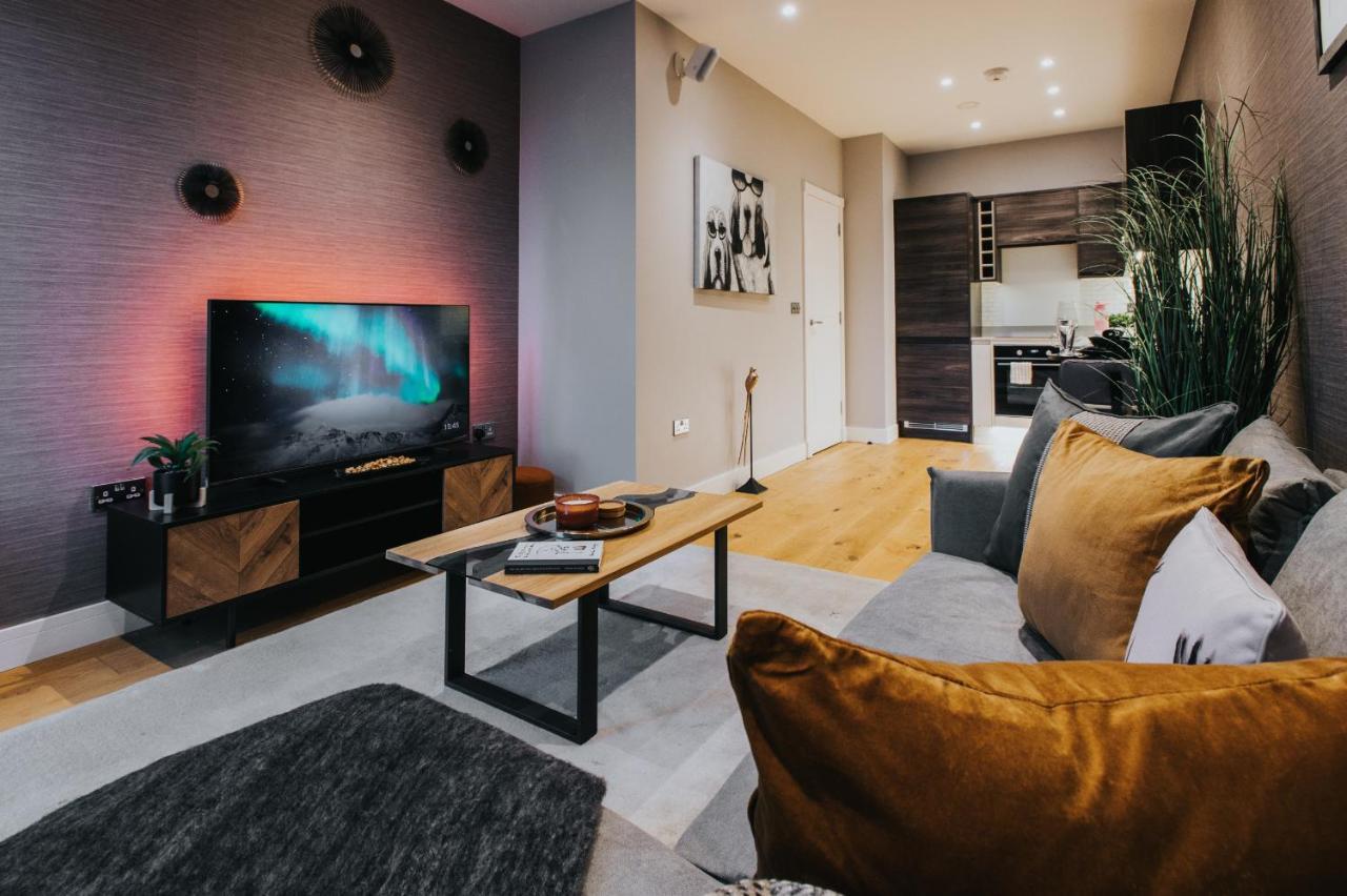 Circa17- Entire Apt, Free Parking, Gym, City Central & Free Netflix 브랙넬 외부 사진