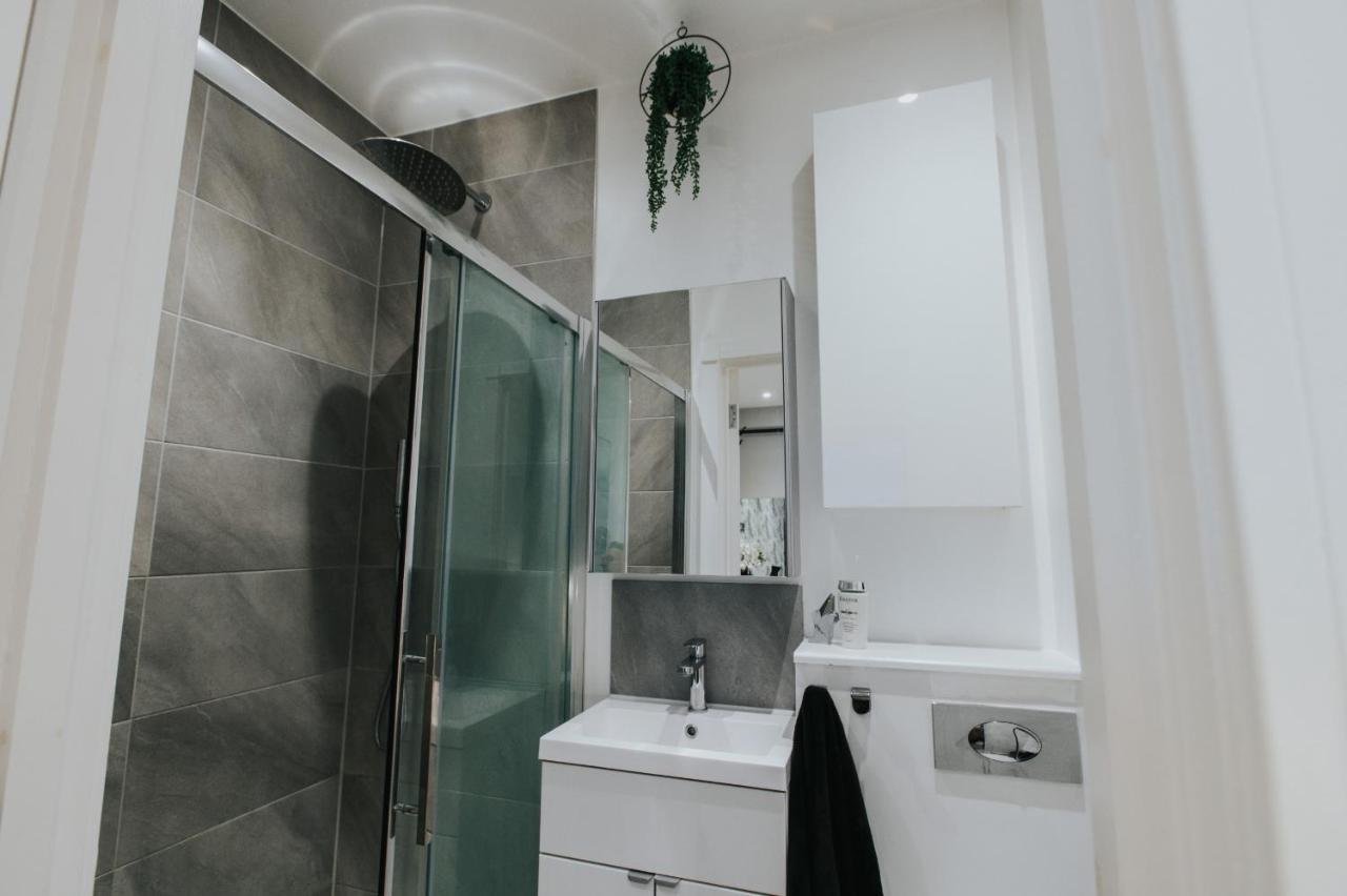 Circa17- Entire Apt, Free Parking, Gym, City Central & Free Netflix 브랙넬 외부 사진