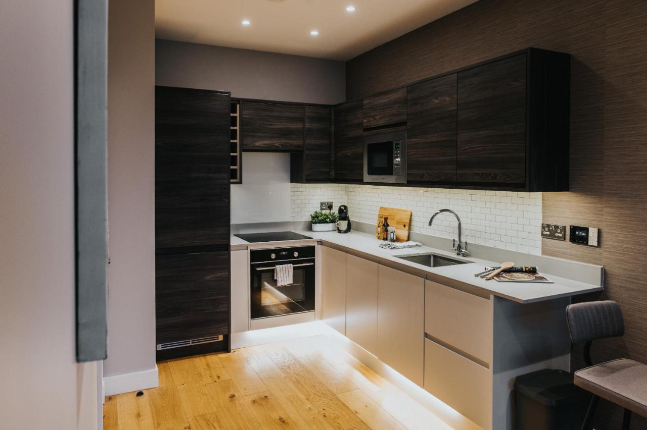 Circa17- Entire Apt, Free Parking, Gym, City Central & Free Netflix 브랙넬 외부 사진