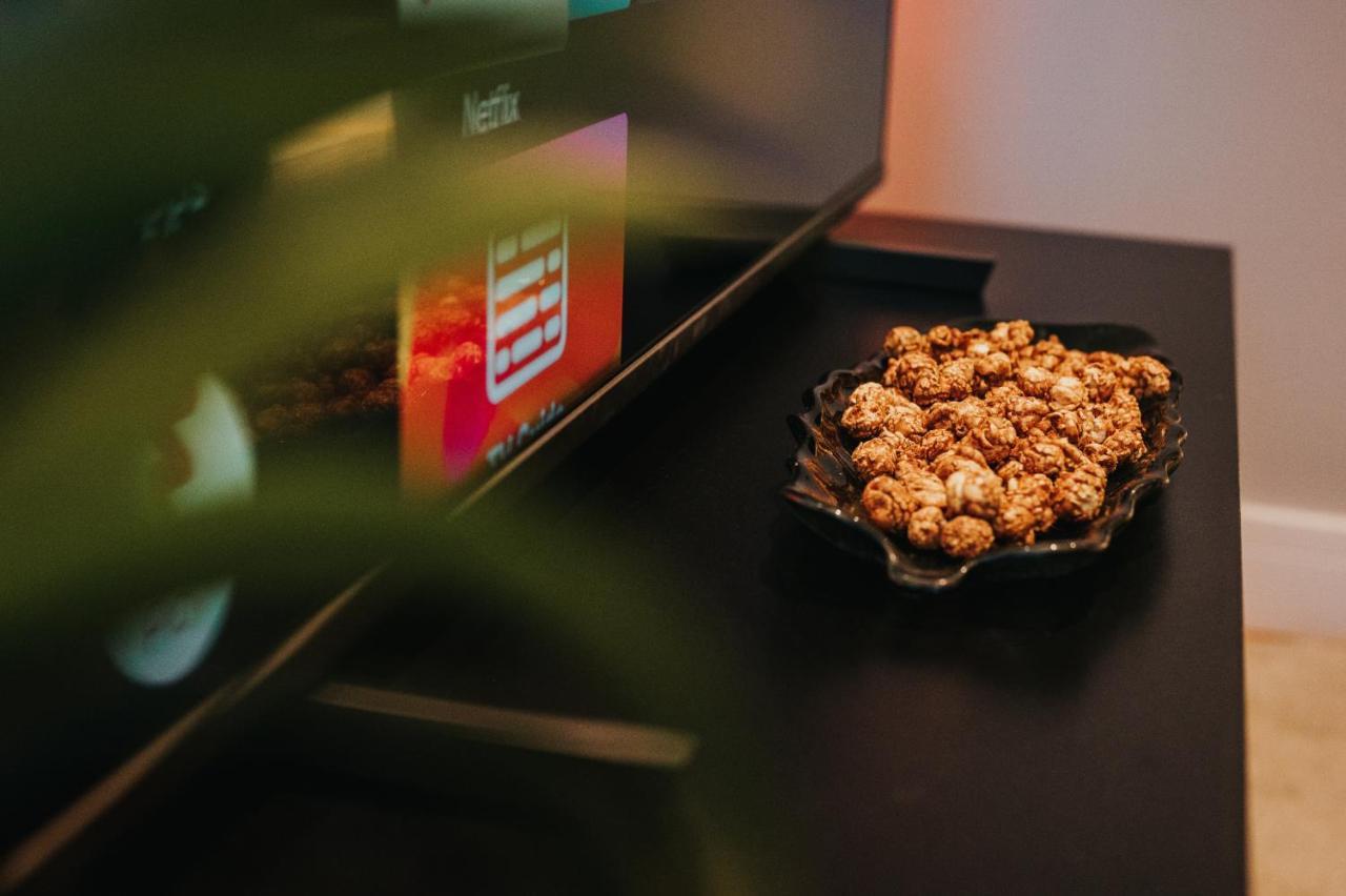 Circa17- Entire Apt, Free Parking, Gym, City Central & Free Netflix 브랙넬 외부 사진