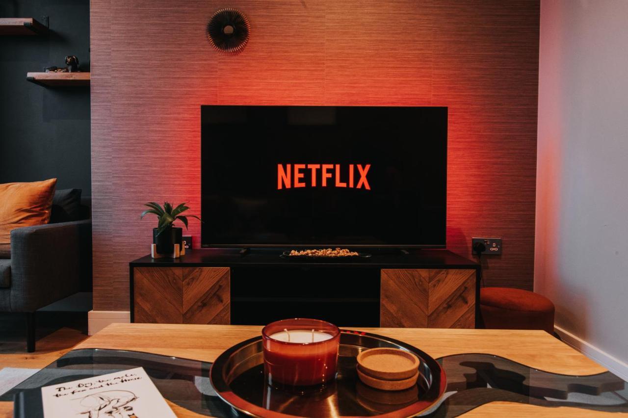 Circa17- Entire Apt, Free Parking, Gym, City Central & Free Netflix 브랙넬 외부 사진