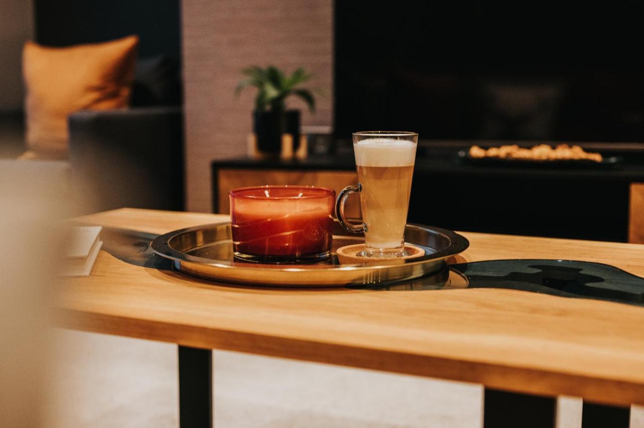 Circa17- Entire Apt, Free Parking, Gym, City Central & Free Netflix 브랙넬 외부 사진